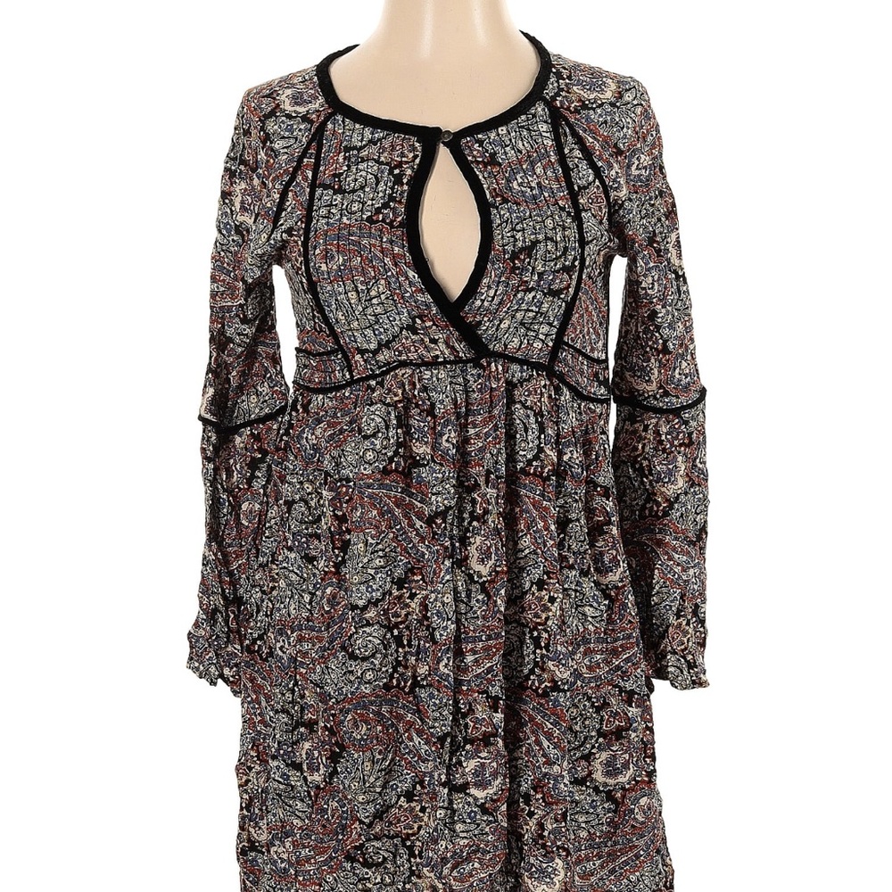 Elegant Black and Red Patterned Women's Dress